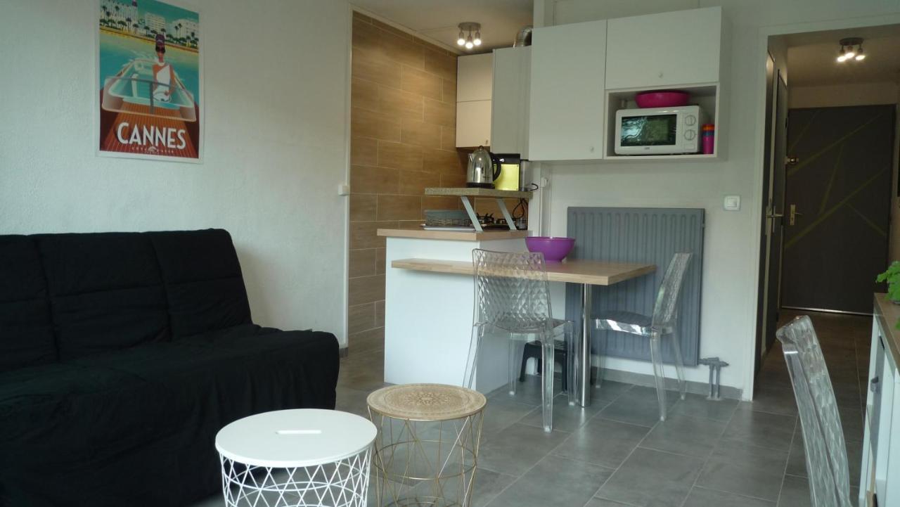 AppartementFrontDeMerSaintRaphaelSantaLucia Exterior foto